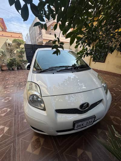 TOYOTA VITZ ILL Model 2007