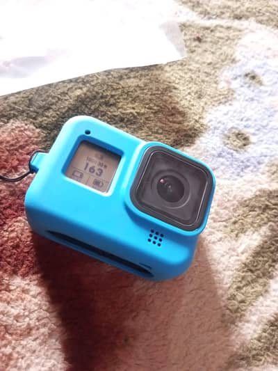 Gopro hero 8 black with extra battery and alot of accessories