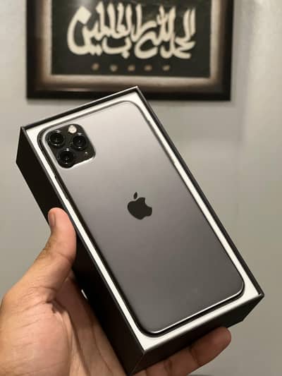 iPHONE 11 PRO MAX