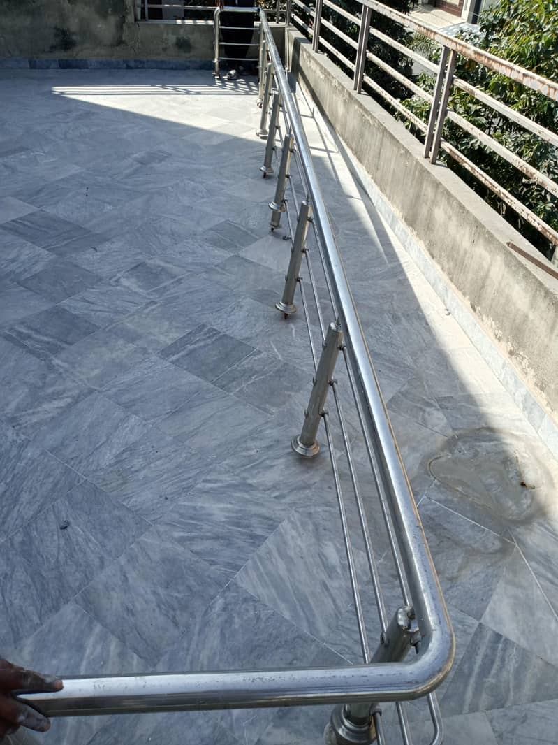 سٹیل سیفٹی گیرل 0