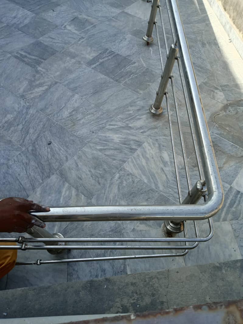 سٹیل سیفٹی گیرل 1