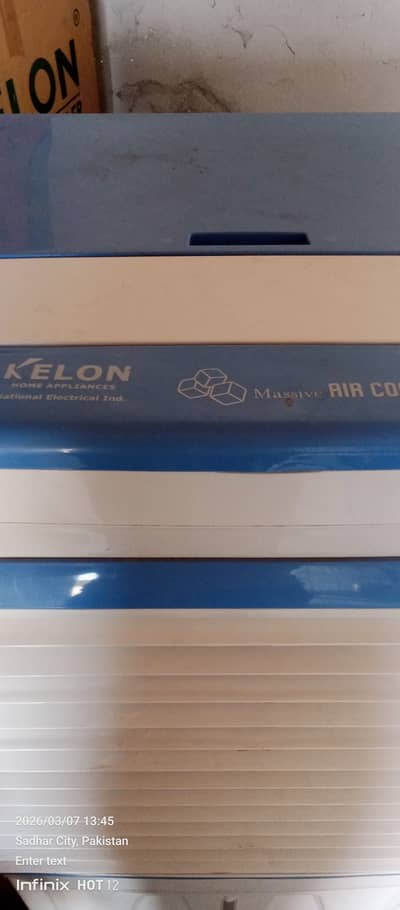 Full size larg water tank with cooling bottles