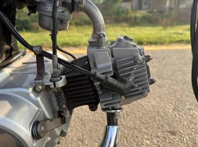 Honda CD 70 cc argent for sale 2013 model Lahore number