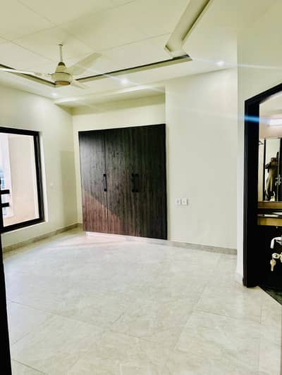 1 BED FOR SALE IN ZARKON HEIGHTS G15 ISLAMABAD
