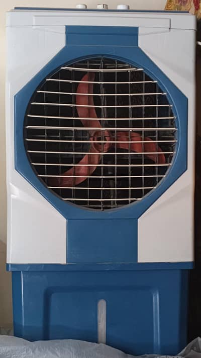 Solar DC air cooler