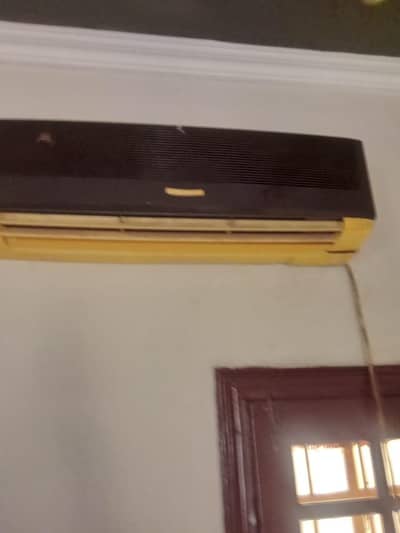General AC (German) 1 ton for sale in karachi