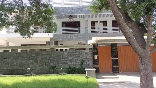 600 Sq Yard Bungalow Available For Sale