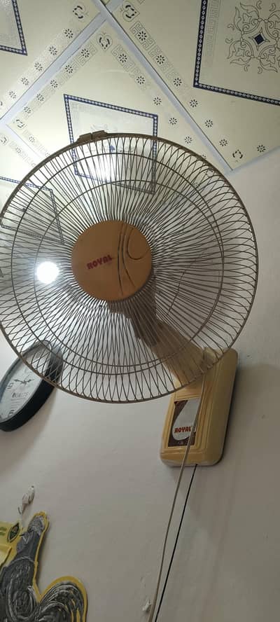 royal brackit fan in working comdition