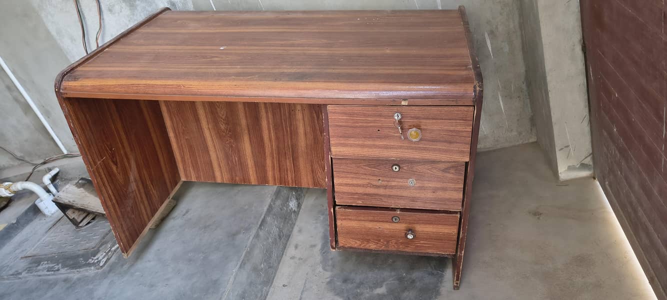 Office / Computer Table 0