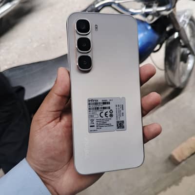 Infinix hot 60 pro ha  50 pro nhi ha Ider olx pay option nhi Aya 60 ka