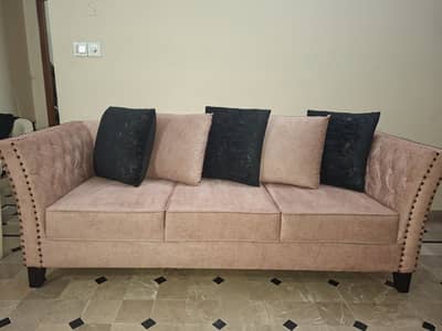 Beautiful and spacious 6 seater sofa set {3,2,1}