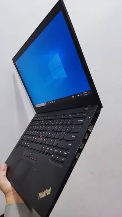 Lenovo T470s i5/6th. 8/256 SSD.