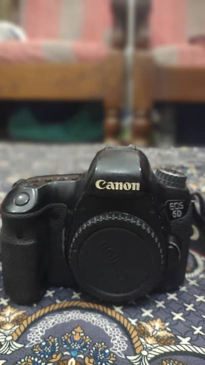 Canon 6D Full Frame DSLR Camera with 50mm f1.8 & 28-75mm f2.8 Lenses |