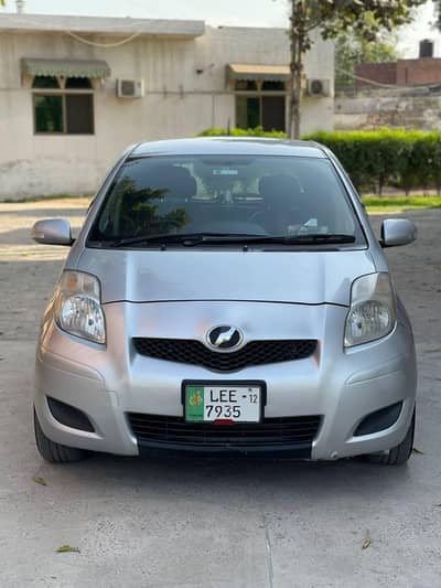 Toyota Vitz 1.0  model 2008 import 2012