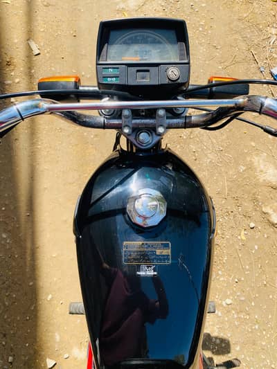 CD 70 0/3/4/0/8/0/5/1/2/1/9