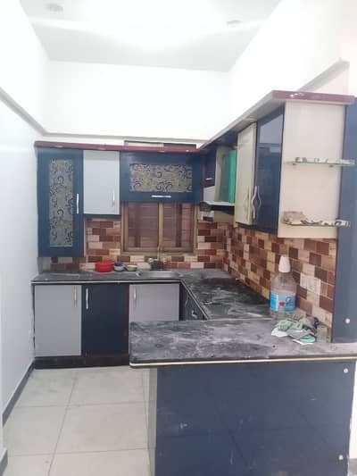 3 BED-DD FLAT (GROUND FLOOR) (SUI GAS AVAILABLE) (BUILDER TRANSFER) AVAILABLE FOR SALE IN KINGS COTTAGES, BOUNDARY WALL PROJECT, BLOCK-7 GULISTAN-E-JAUHAR KARACHI