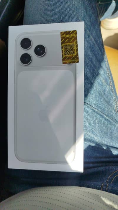 Iphone 17promax 256gb Silver 1 physical  1 e sim  pta approved