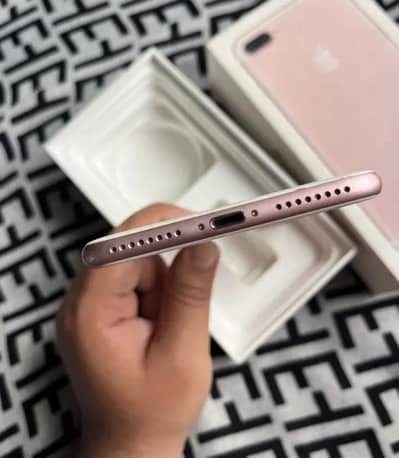 iphone 7 plus 128 GB my WhatsApp number 03 25 022 67 56