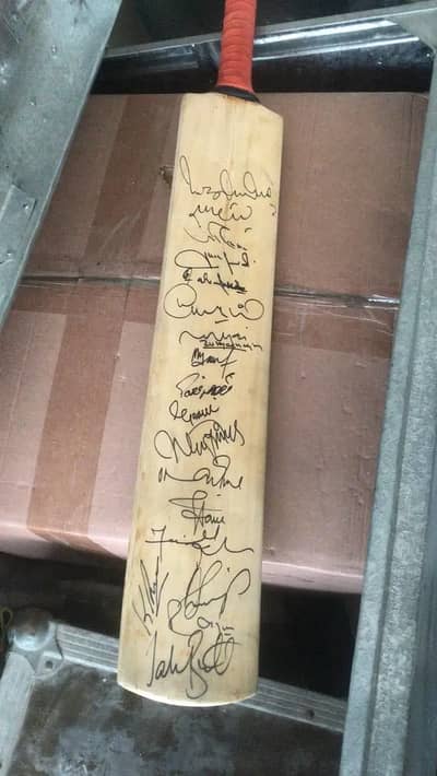 Imam ul haq bat/Salman ali agha owned bat/1999 World cup fila Sign bat