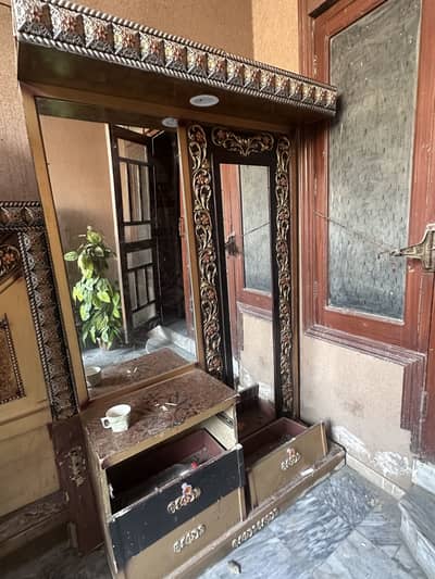 One Double bed, One dressing table and 1 Almari for sale