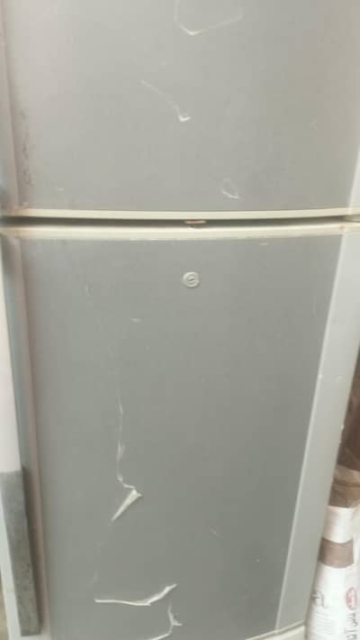 Selling Dawlance Feidge