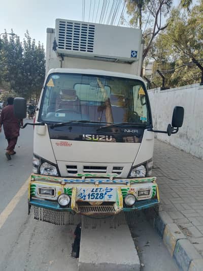 Isuzu NKR with -Ac chalir  Cold craft
