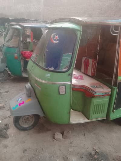 New aisa rickshaw 2018 model hai open invoice hai sath me  10 by 9