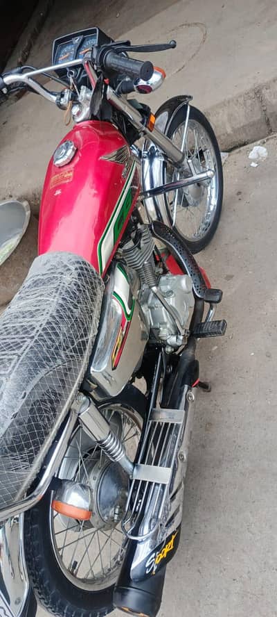 new bike h condition bohat achi h 0326-7498106.