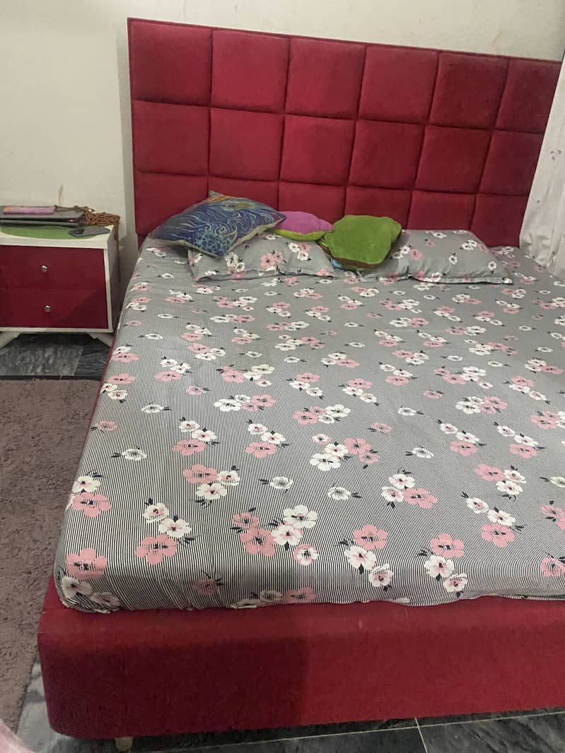 Bed dressing table and one side table 0