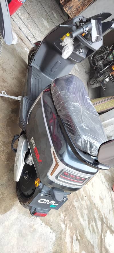 CMC crown EV  green power auto charge  1500w