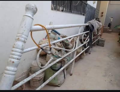 Stairs Iron Pipes Grill لوہے کے پائپ والی گِرِل