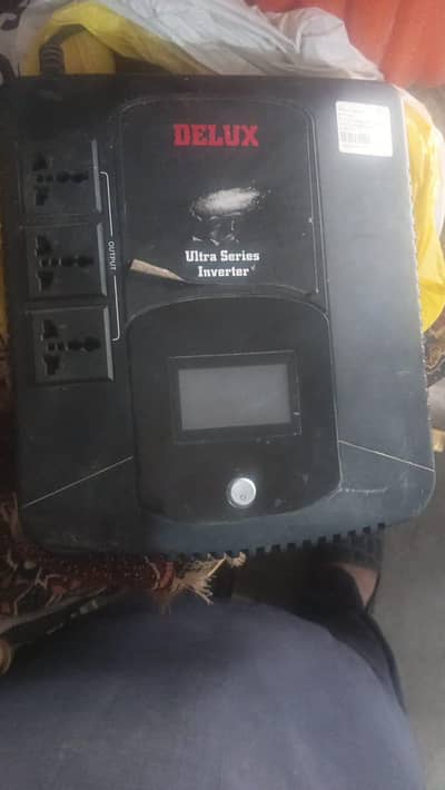 ups deluxe inverex 800 watt