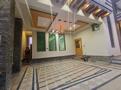 house for sale double story location Habiullaha colony