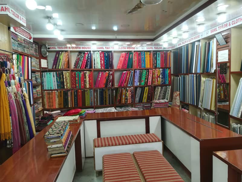 کپڑے کی چلتی ھو ءی دو کا ن برائے فروخت 2