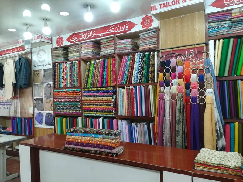 کپڑے کی چلتی ھو ءی دو کا ن برائے فروخت 3