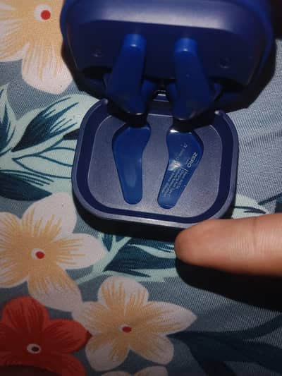 Zero Air Buds - Like New - Complete Box & Accessories