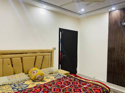 Par Day and short Time full furnish 2 BeD Room apartment Available for rent Bahria Town Phase 8 family apartment