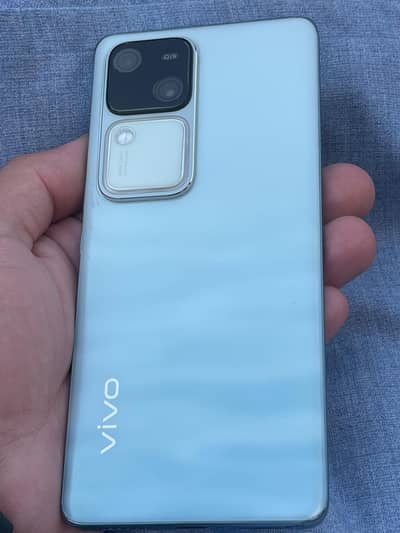 Vivo V30 12/256 One Hand Used
