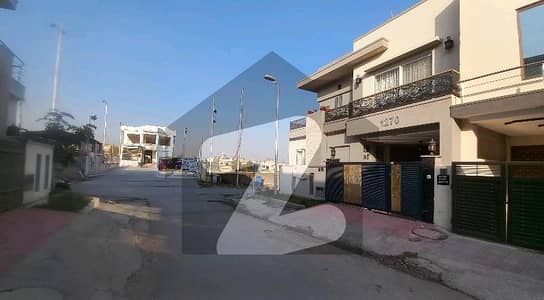 Usman Block Upper Portion For Rent Separate Electric City Meter Gas Available