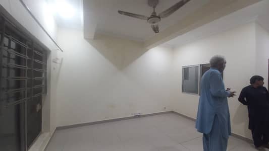 1 Bed Room Flat For Rent 2nd Floor Linear Commercial Lush Condition
