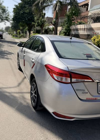 Toyota Yaris 1.3 ATIV cvt-i 2020 model seal pack condition B2B genuine