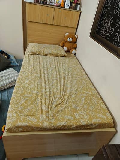 kid bed used 9/10 condition
