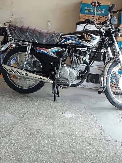 125 black in good brand condition