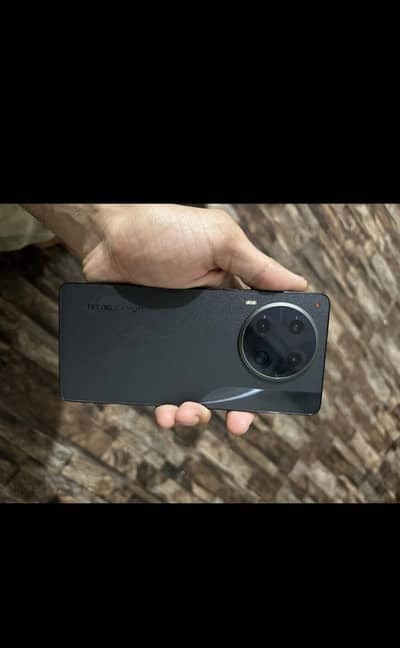 Tecno camon 30 12/256 5/6 months warranty  10/10