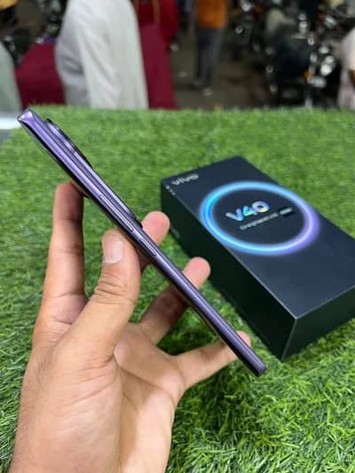 vivo v40 12GB RAM 256GB memory0328/3978/756