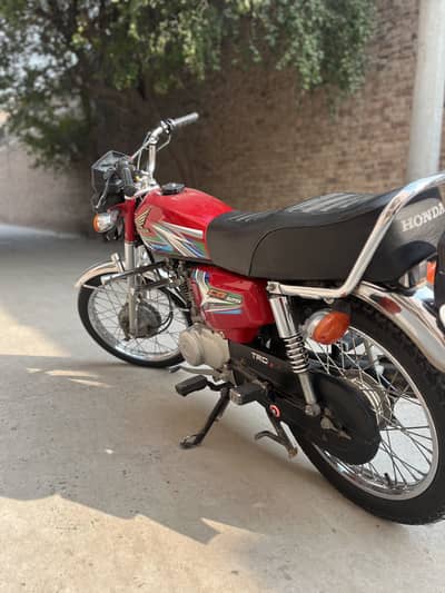 Honda 125 23 model 15k drive