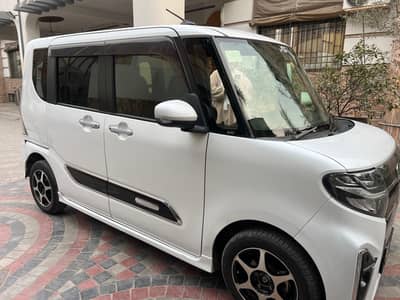 Daihatsu Tanto Custom RS Pear White Colour