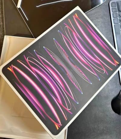 Apple iPad Pro M2 With Apple pencil