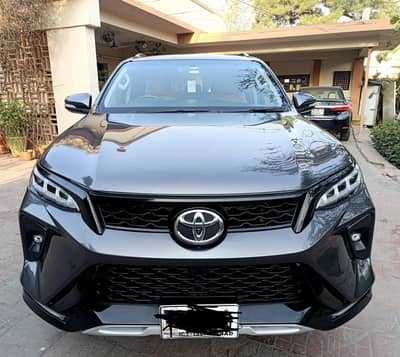 Doctor driven fortuner Only 52k Driven !! Just like brand new !