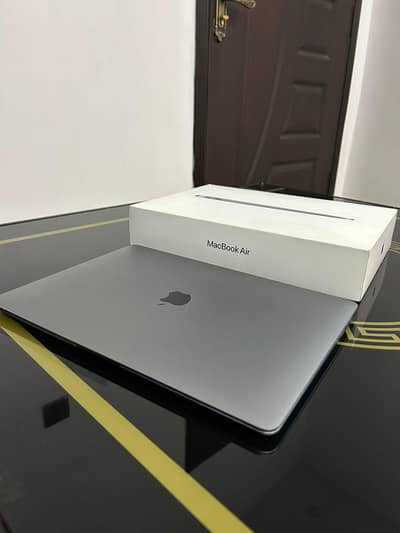 MacBook Air M1 (8GB / 256GB) – Excellent Performance – Box Available